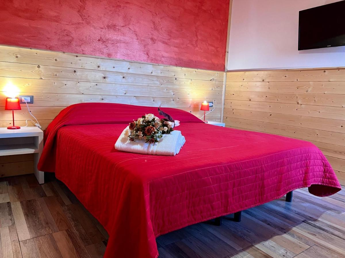 Agriturismo Le Essenze - Terrazza Sulla Romagna เชซานา ภายนอก รูปภาพ