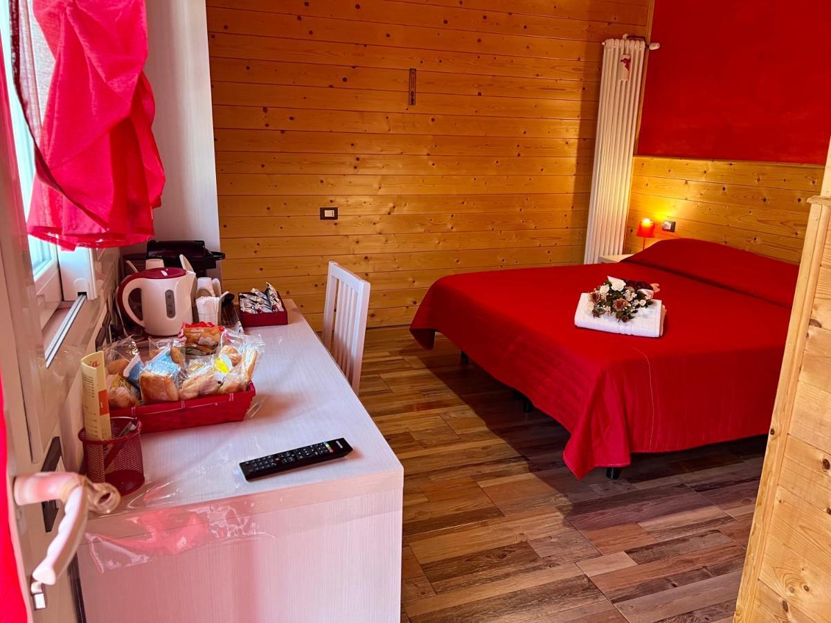 Agriturismo Le Essenze - Terrazza Sulla Romagna เชซานา ภายนอก รูปภาพ